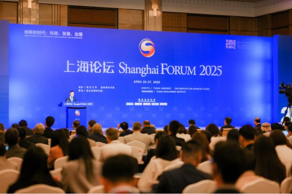 山东原油期货配资 2025上海帆船公开赛启航，帆船与不夜城联袂奏响华美乐章